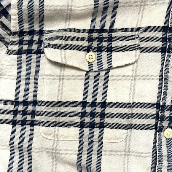 American Eagle Outfitters NWT Navy & Cream button down Flannel with pockets sz L - Picture 4 of 11